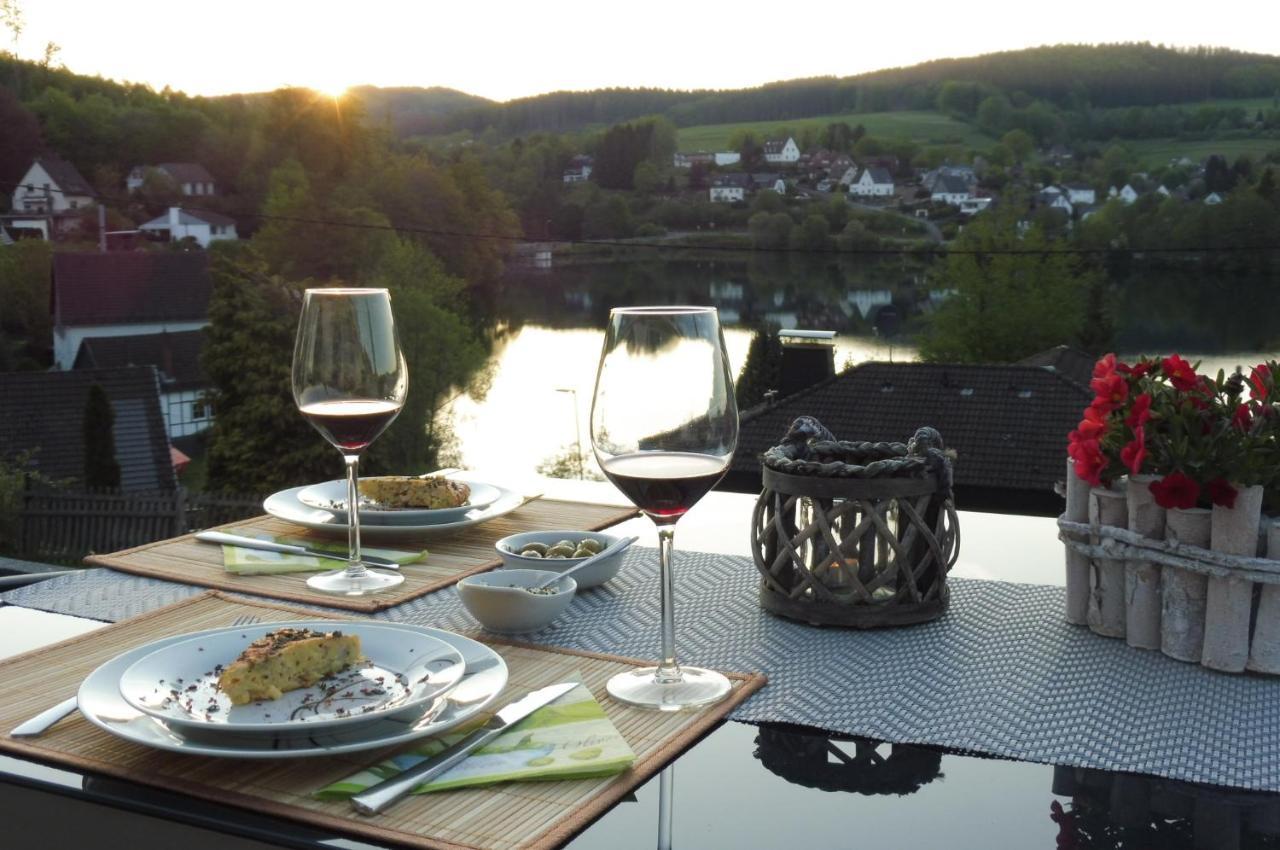Exklusive Ferienwohnung 'Agger-Blick' Mit Grosser Seeblick-Terrasse & Sauna Gummersbach Buitenkant foto